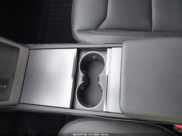 5YJ3E1EA0RF749840 Tesla 2024