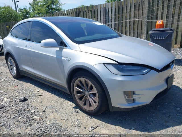 2016 TESLA MODEL X 5YJXCBE21GF014593 Photo 0