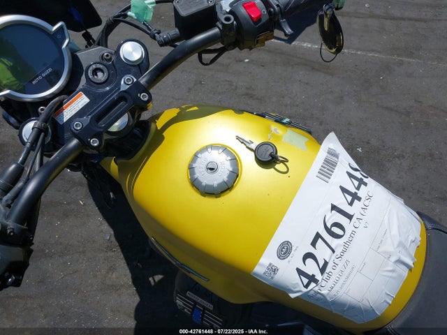 2022 MOTO GUZZI V7 ZGUKZUA0XNM001092 Photo 10