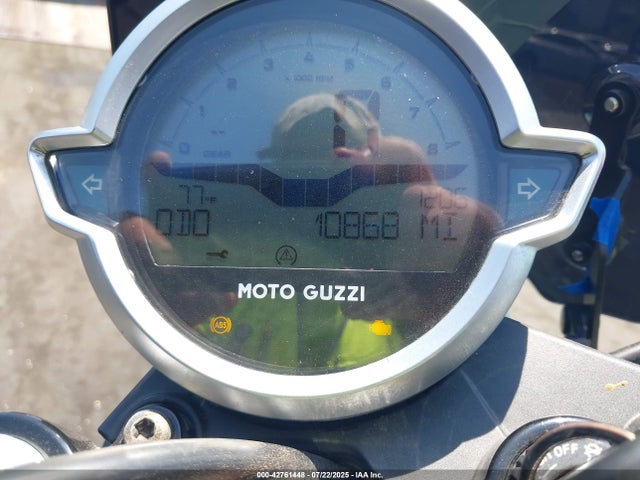 2022 MOTO GUZZI V7 ZGUKZUA0XNM001092 Photo 6