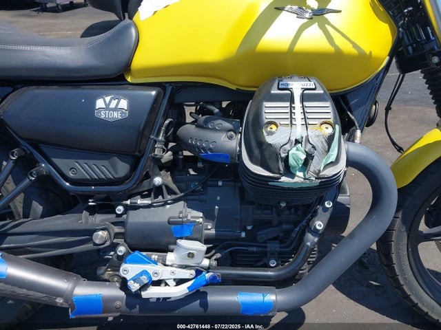 2022 MOTO GUZZI V7 ZGUKZUA0XNM001092 Photo 7