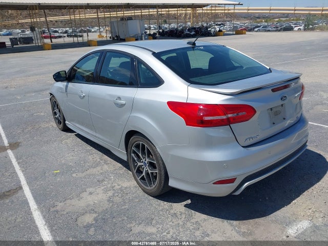 Ford 2015 2015 1FADP3F22FL220857 Image 3