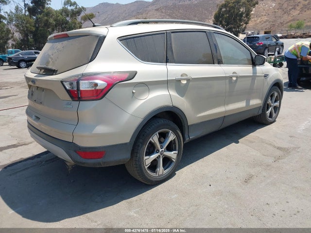 1FMCU0G95HUA82703 Ford 2017