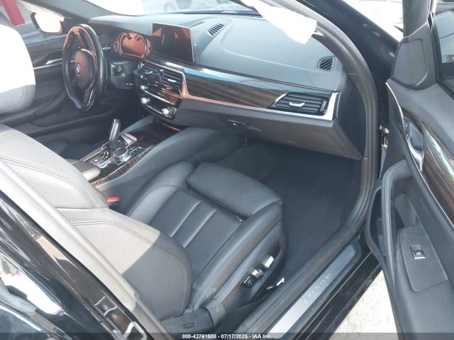 BMW 2018 2018 WBAJA9C56JB034122 Image 5