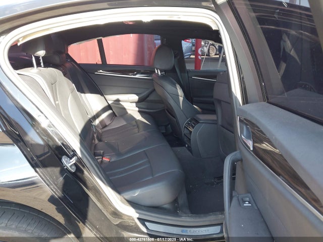 BMW 2018 2018 WBAJA9C56JB034122 Image 8