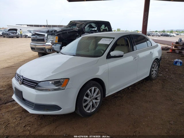 3VWD17AJ2EM315897 Volkswagen Jetta