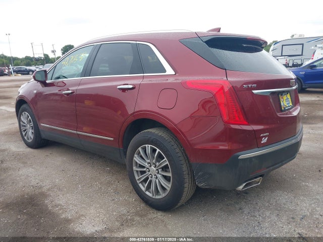 2017 CADILLAC XT5 1GYKNDRS5HZ131724 Photo 2