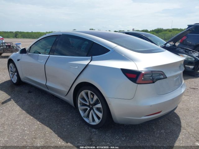 2018 TESLA MODEL 3 5YJ3E1EA1JF048664 Photo 2