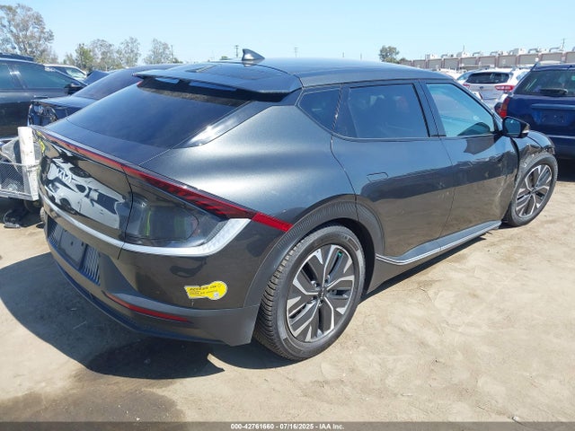 KNDC34LB1N5065068 KIA 2022