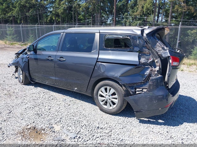 KIA 2018 2018 KNDMB5C19J6424210 Image 3