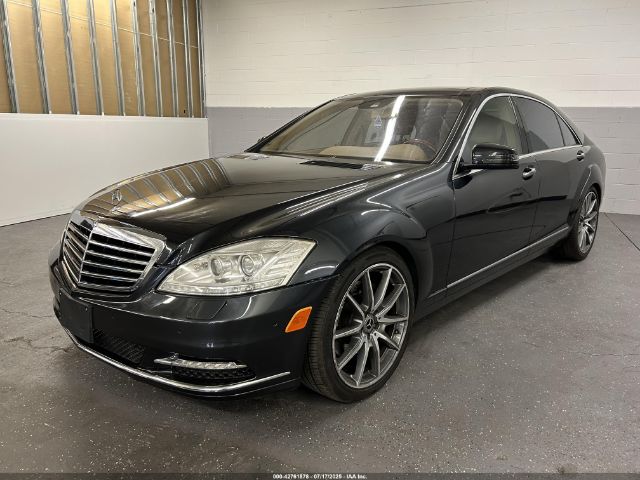 2011 MERCEDES-BENZ S 550 WDDNG8GB9BA399338 Photo 1