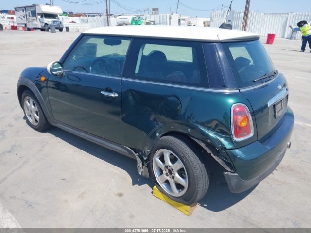 2010 MINI COOPER WMWMF3C54ATZ61237 Photo 2