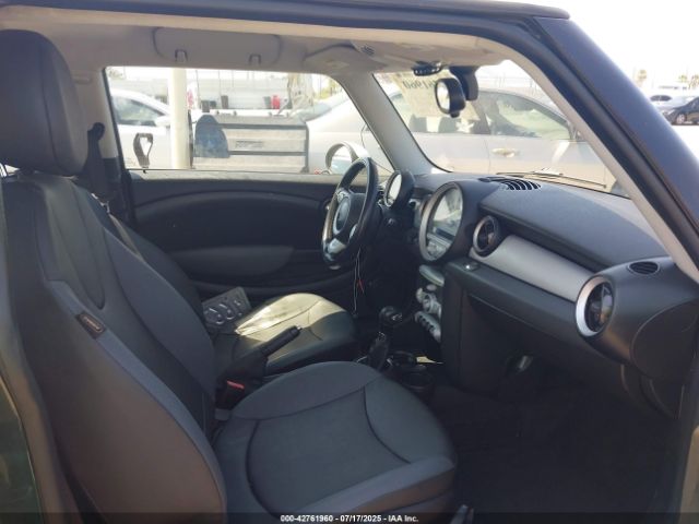 2010 MINI COOPER WMWMF3C54ATZ61237 Photo 4