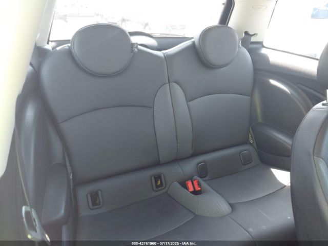 2010 MINI COOPER WMWMF3C54ATZ61237 Photo 7