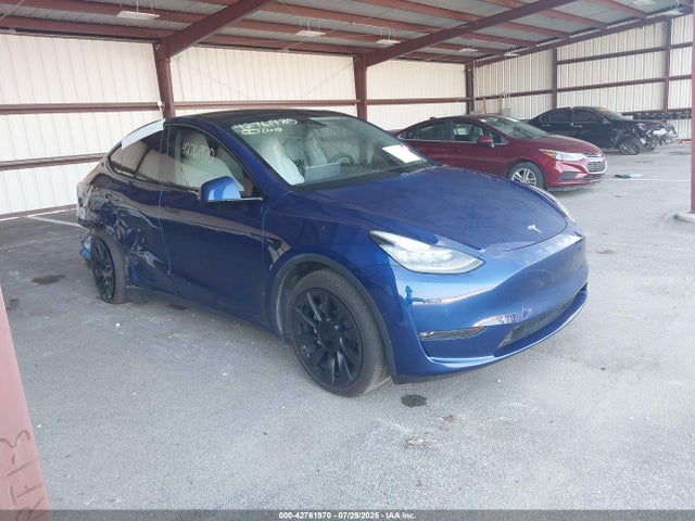 2021 TESLA MODEL Y 5YJYGDEEXMF075144 Photo 0