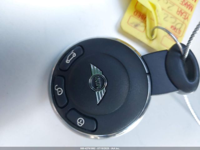 2010 MINI COOPER WMWMF3C58ATZ65176 Photo 10