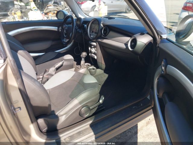 2010 MINI COOPER WMWMF3C58ATZ65176 Photo 4