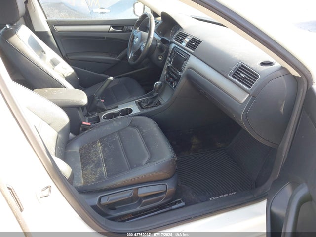 1VWBT7A39EC089779 Volkswagen Passat