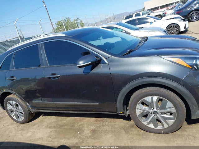 KNDCE3LG8N5135777 KIA 2022