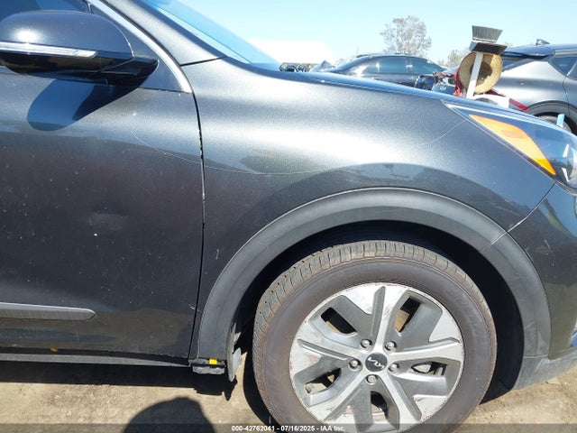 KNDCE3LG8N5135777 KIA 2022