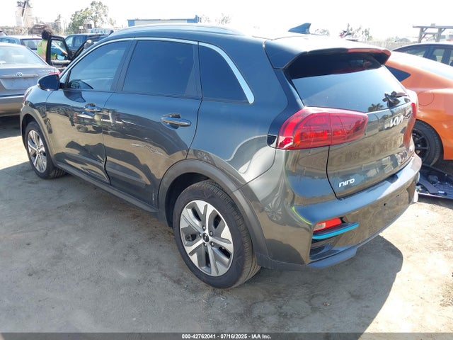 KNDCE3LG8N5135777 KIA 2022