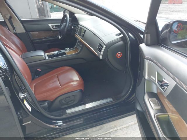 2010 JAGUAR XF SAJWA0HE2AMR63842 Photo 4