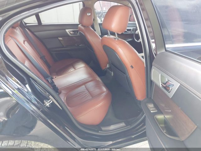 2010 JAGUAR XF SAJWA0HE2AMR63842 Photo 7