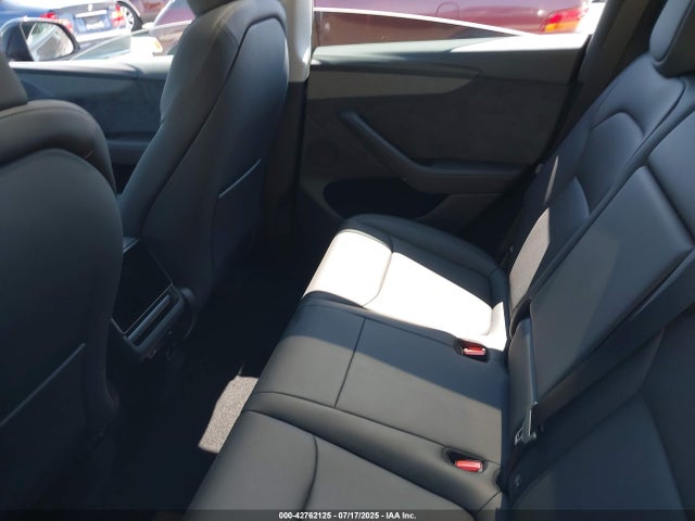 2026 TESLA MODEL Y 7SAYGDEE3TF354680 Photo 7