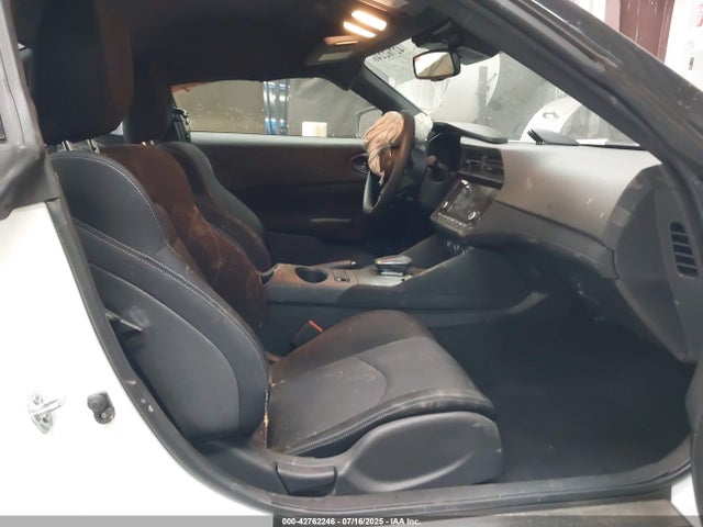 JN1BZ4AHXRM365319 Nissan Tt