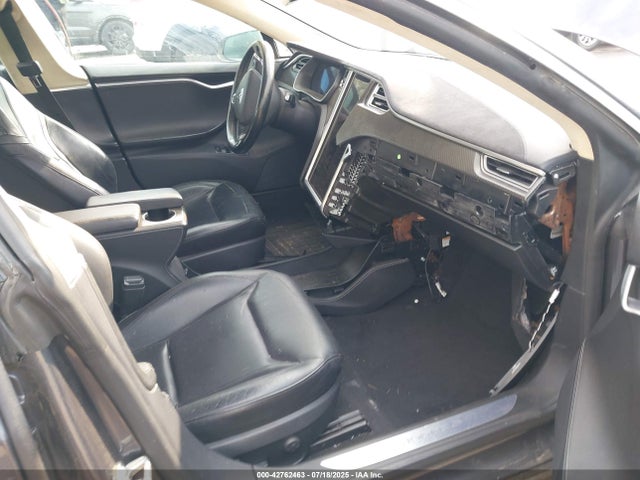 2015 TESLA MODEL S 5YJSA4H25FFP73222 Photo 4
