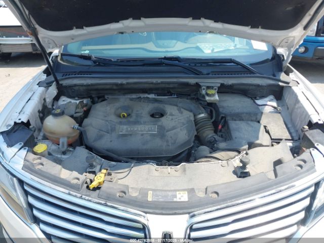 2017 LINCOLN MKC 5LMCJ3D92HUL31289 Photo 9