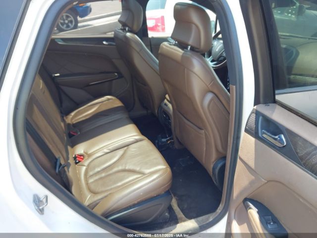 2017 LINCOLN MKC 5LMCJ3D92HUL31289 Photo 7