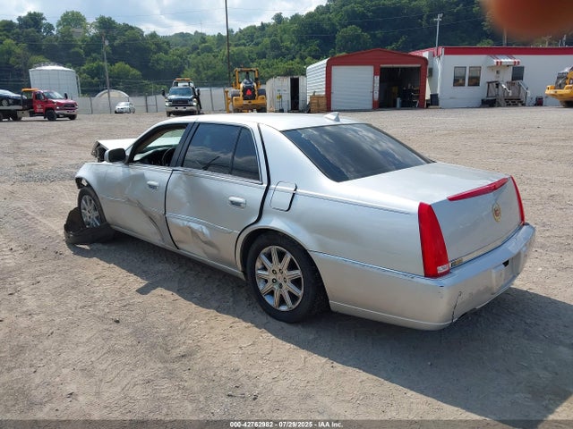 2009 CADILLAC DTS 1G6KD57YX9U124842 Photo 2