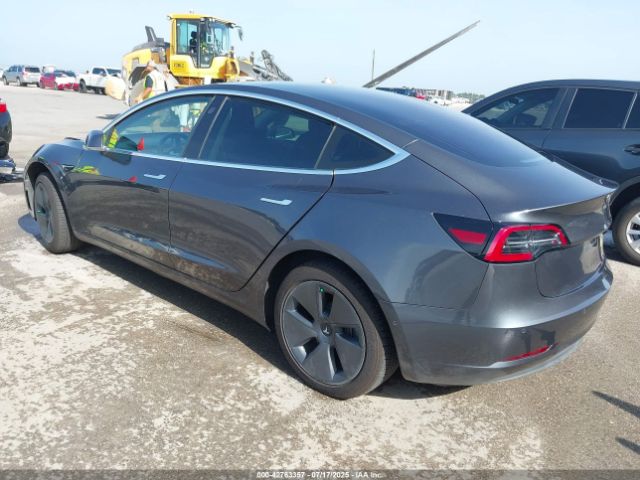 2018 TESLA MODEL 3 5YJ3E1EA0JF006941 Photo 2