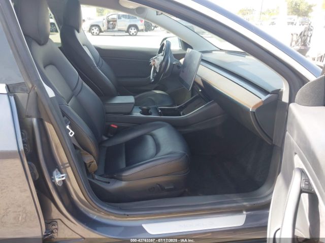 2018 TESLA MODEL 3 5YJ3E1EA0JF006941 Photo 4