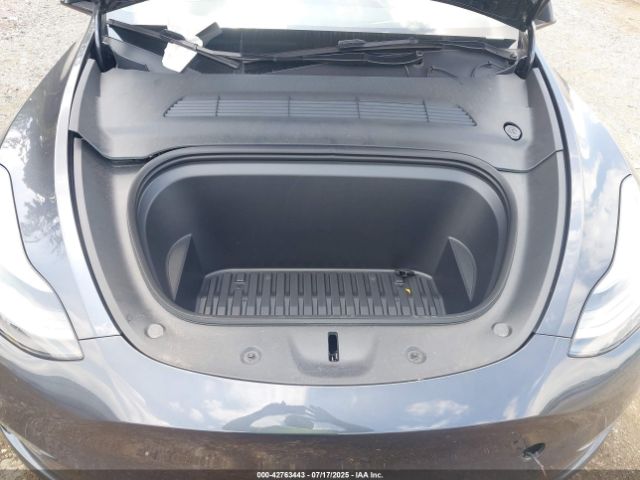 2024 TESLA MODEL Y 7SAYGDEE4RA225613 Photo 9