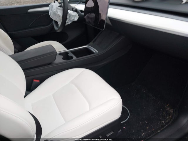 2024 TESLA MODEL Y 7SAYGDEE1RA225634 Photo 4