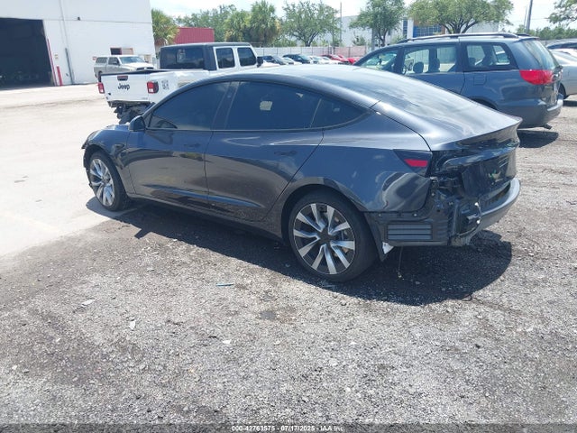 2025 TESLA MODEL 3 5YJ3E1EA0SF924173 Photo 2