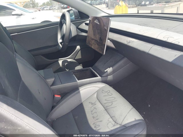 2025 TESLA MODEL 3 5YJ3E1EA0SF924173 Photo 4