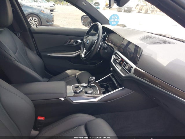 WBA5R7C52KFH27927 BMW 2019