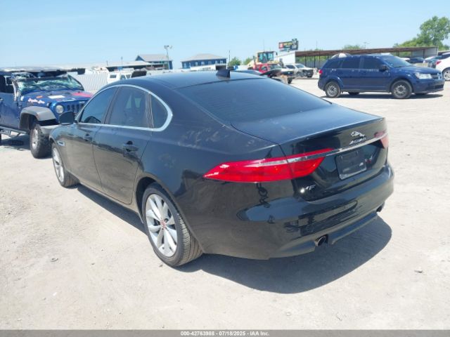 2018 JAGUAR XF SAJBD4FX1JCY56501 Photo 2