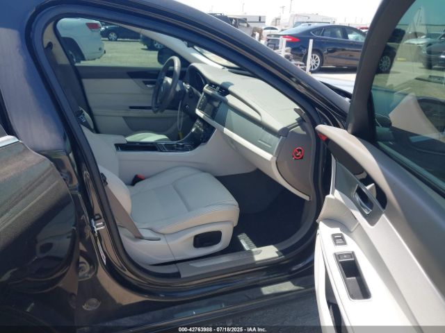2018 JAGUAR XF SAJBD4FX1JCY56501 Photo 4