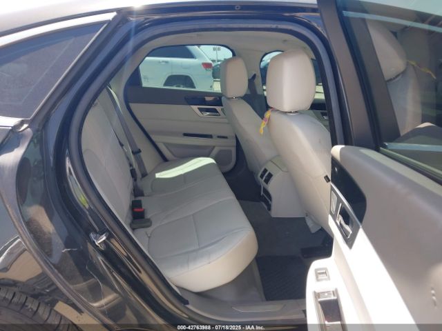 2018 JAGUAR XF SAJBD4FX1JCY56501 Photo 7