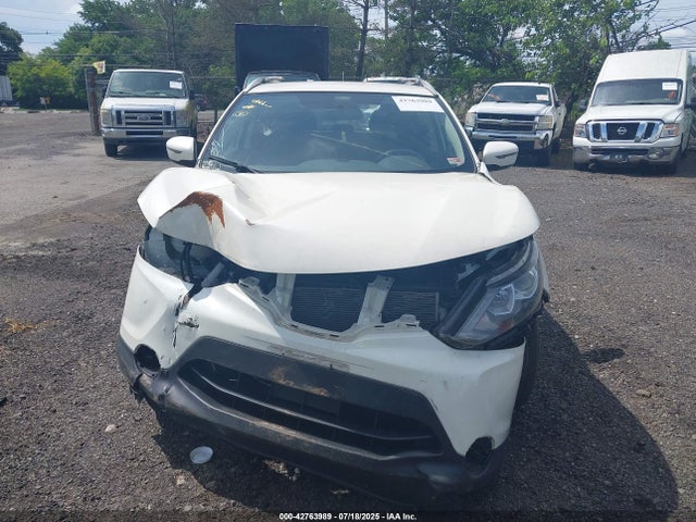 JN1BJ1CR0HW112444 Nissan 2017