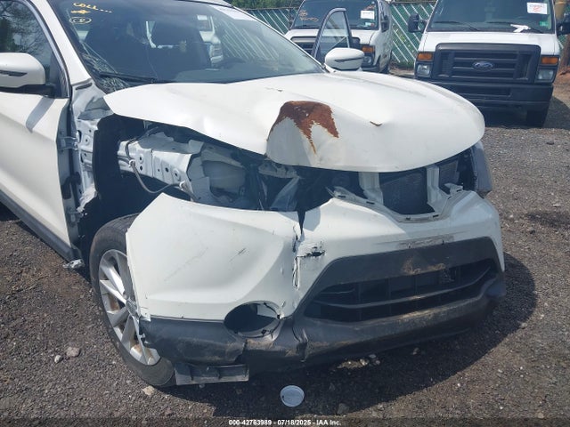 JN1BJ1CR0HW112444 Nissan 2017