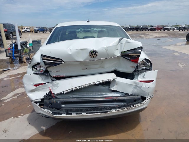 1VWAT7A37HC052665 Volkswagen 1.8 tsi