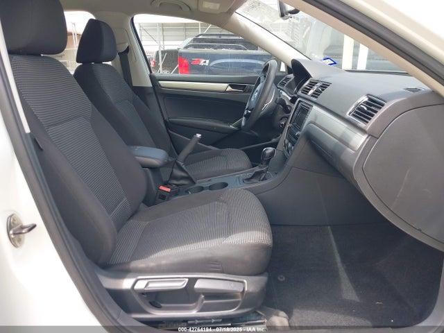 1VWAT7A37HC052665 Volkswagen 1.8 tsi
