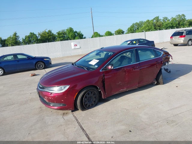 Chrysler 2015 2015 1C3CCCFB5FN698832 Image 2
