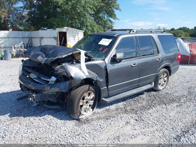 Ford 2015 2015 1FMJU1HT6FEF31532 Image 2
