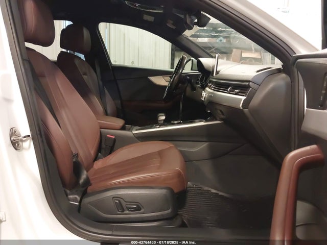 2017 AUDI A4 WAUDNAF49HN056338 Photo 4